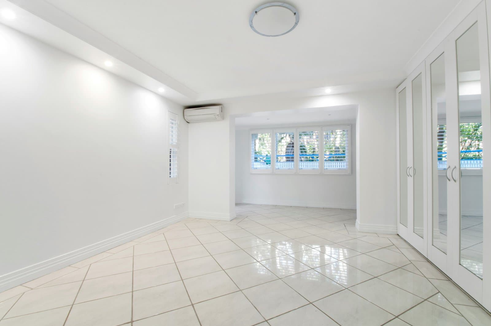 Virtual staging — before